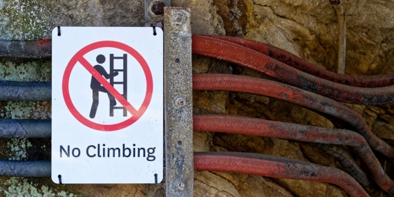 ABD8217den-Iran8217a-Hurmuz-Bogazi-Uyarisi-Gerilim-Tirmanmasin-featured