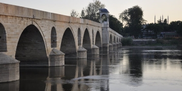 Edirne8217nin-Ilk-Bienali-8216Kopruler8217-Temasiyla-Kapilarini-Aciyor-featured